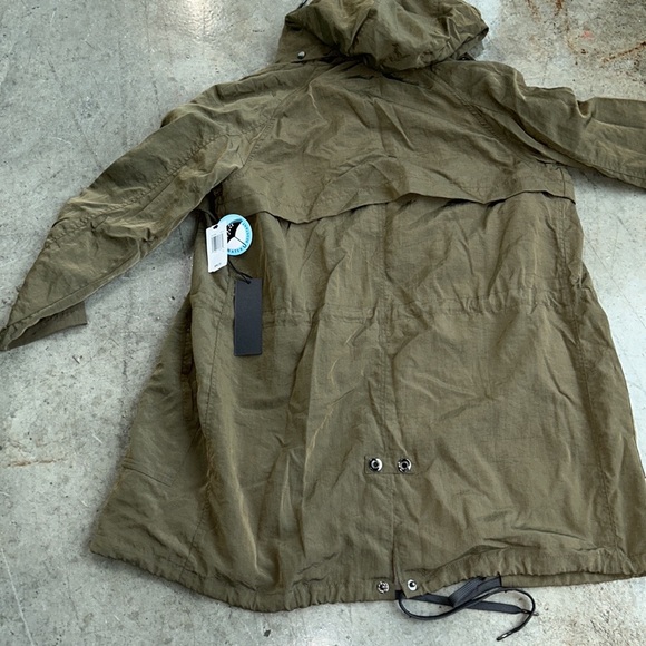 Anorak Drawstring Water Resistant Hooded Jacket Bloomingdales Exclusive NWT - Picture 5 of 10